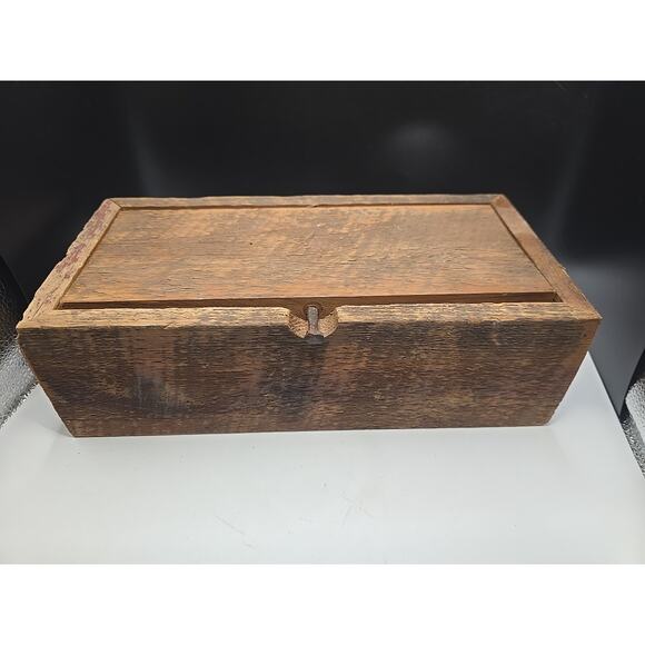 Vintage Primitive Reclaimed Barn Wood Box 12x3.5x6” Rustic Farmhouse Decor - Picture 4 of 7